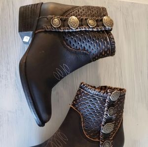 Circle G Booties